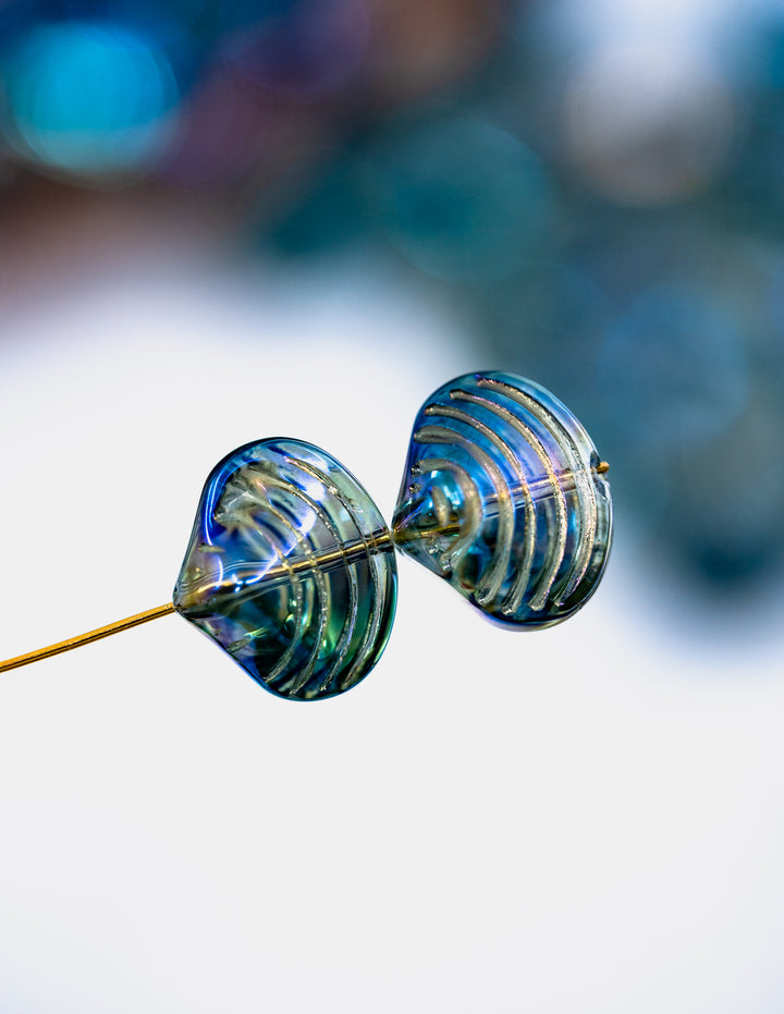 Aurora Borealis Blue and Purple, Electroplated Glass Clam Shell Beads, pack of 10 beads, Electroplated Seashell Beads for Jewelry Making, Sea Shell Charms, Shell Beads