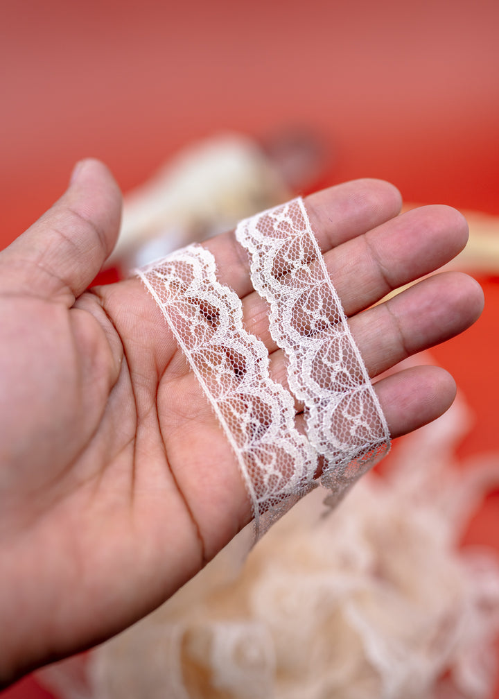 Cream Floral Lace Trim, Beige Flower Ribbon, 21mm Wide | Delicate Lace by the Yard for Sewing, Weddings and Crafts