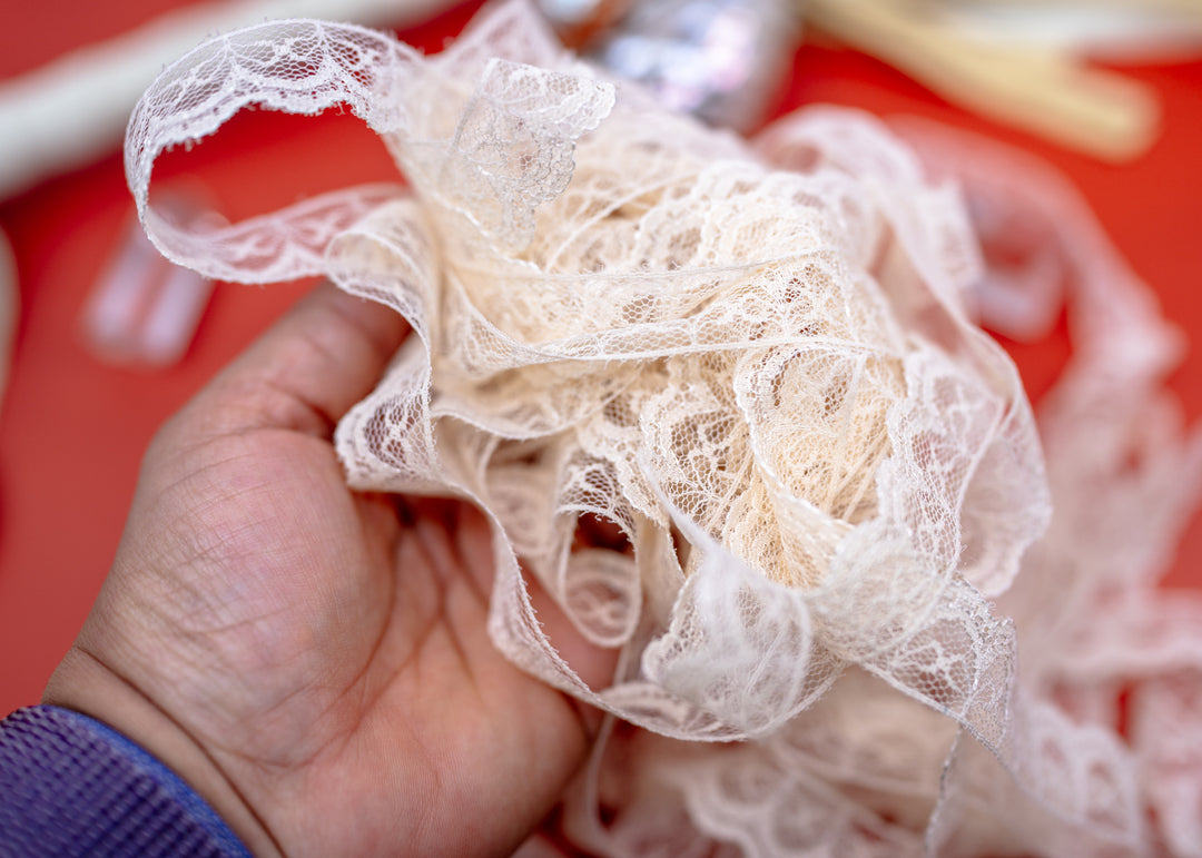 Cream Floral Lace Trim, Beige Flower Ribbon, 21mm Wide | Delicate Lace by the Yard for Sewing, Weddings and Crafts