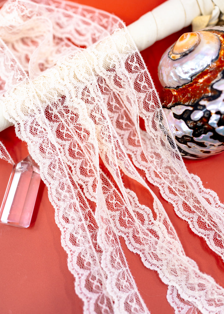 Cream Floral Lace Trim, Beige Flower Ribbon, 21mm Wide | Delicate Lace by the Yard for Sewing, Weddings and Crafts