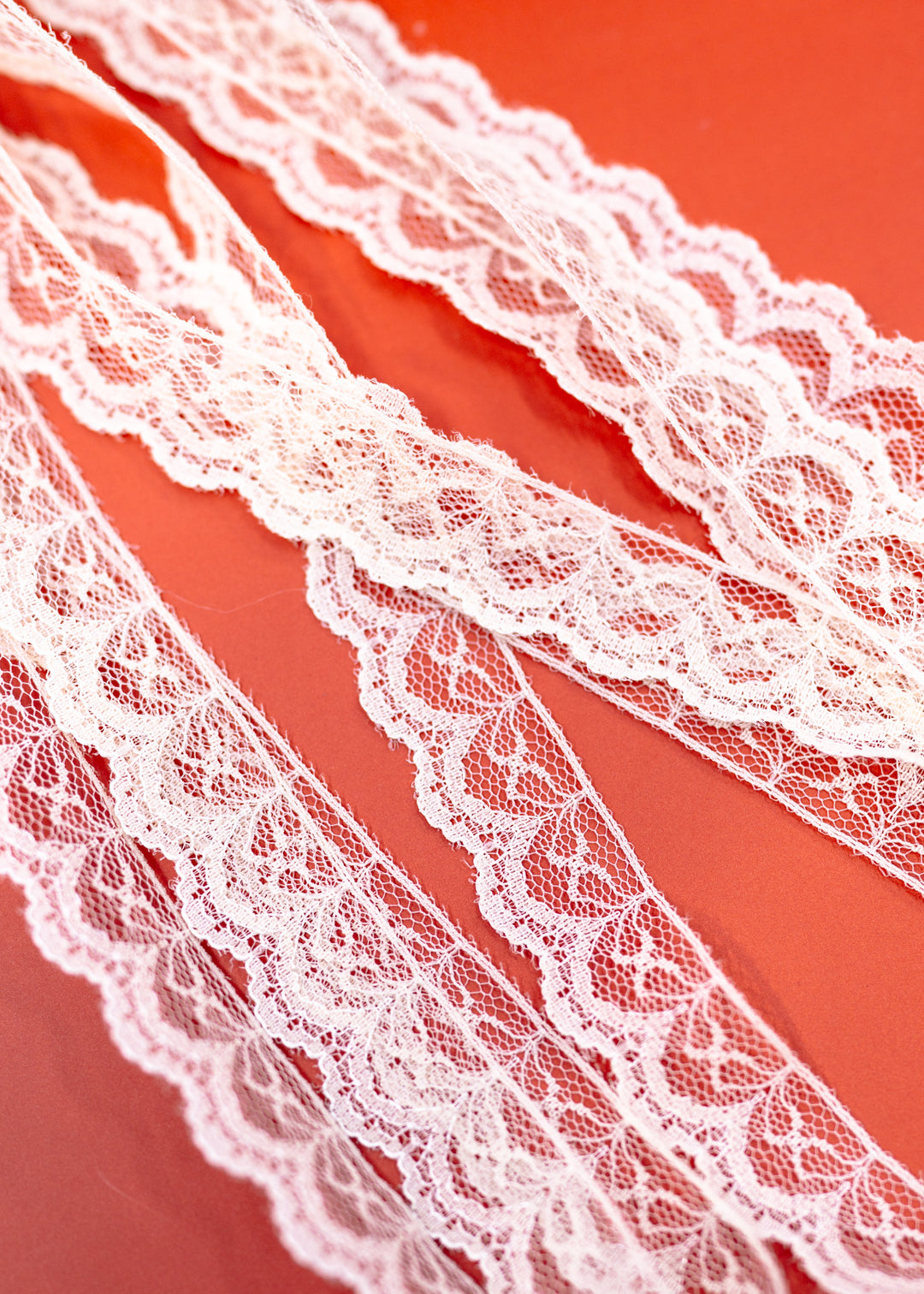Cream Floral Lace Trim, Beige Flower Ribbon, 21mm Wide | Delicate Lace by the Yard for Sewing, Weddings and Crafts