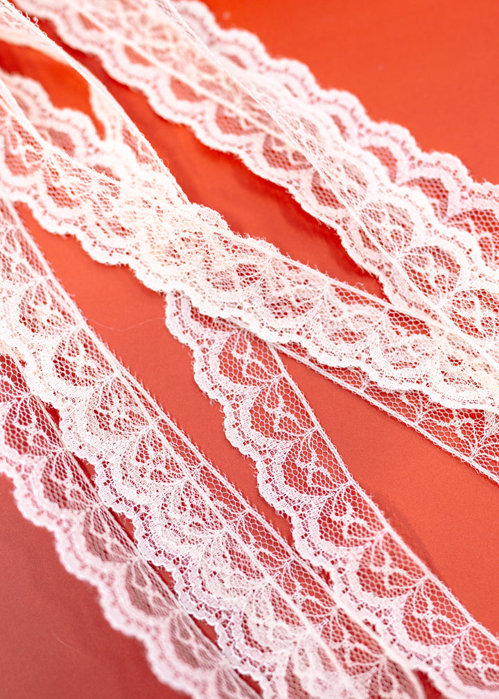 Cream Floral Lace Trim, Beige Flower Ribbon, 21mm Wide | Delicate Lace by the Yard for Sewing, Weddings and Crafts