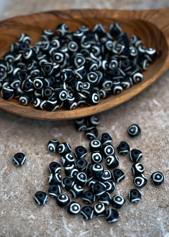 Black Eyes on You: 7x8mm Round Bone Beads, 15 beads / Beads for Malas, Macrame, Yoga Jewelry, Bohemian and Tribal, Jewelry Supply