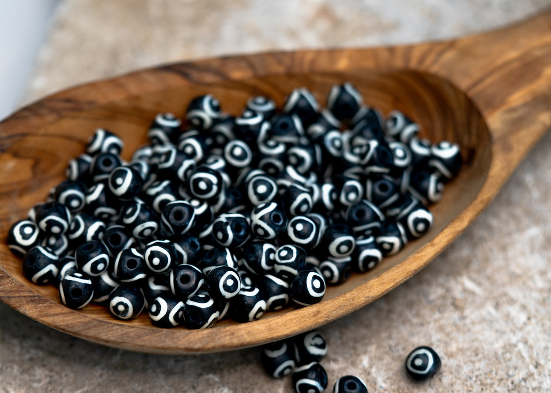 Black Eyes on You: 7x8mm Round Bone Beads, 15 beads / Beads for Malas, Macrame, Yoga Jewelry, Bohemian and Tribal, Jewelry Supply