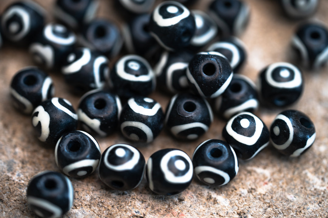 Black Eyes on You: 7x8mm Round Bone Beads, 15 beads / Beads for Malas, Macrame, Yoga Jewelry, Bohemian and Tribal, Jewelry Supply