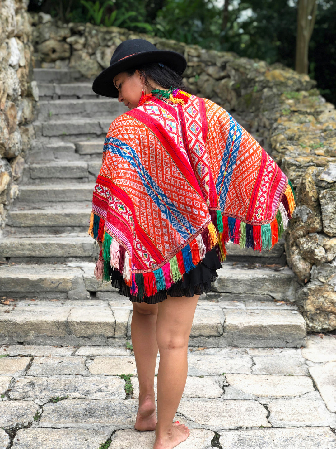 Fiesta: Authentic Vintage Peruvian Ceremonial Poncho – Handwoven Shaman Textile from Andes 