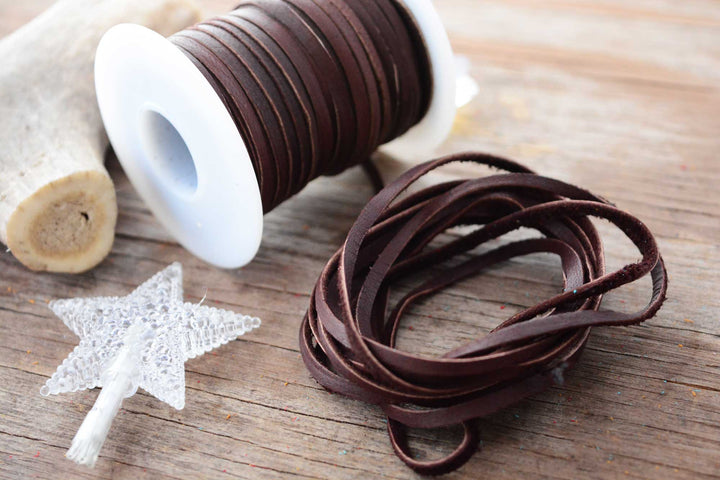 Fudge Brown: 5mm Deer Suede Lace, Leather Strap for Jewelry and Crafts, 5 Feet or Full Spool
