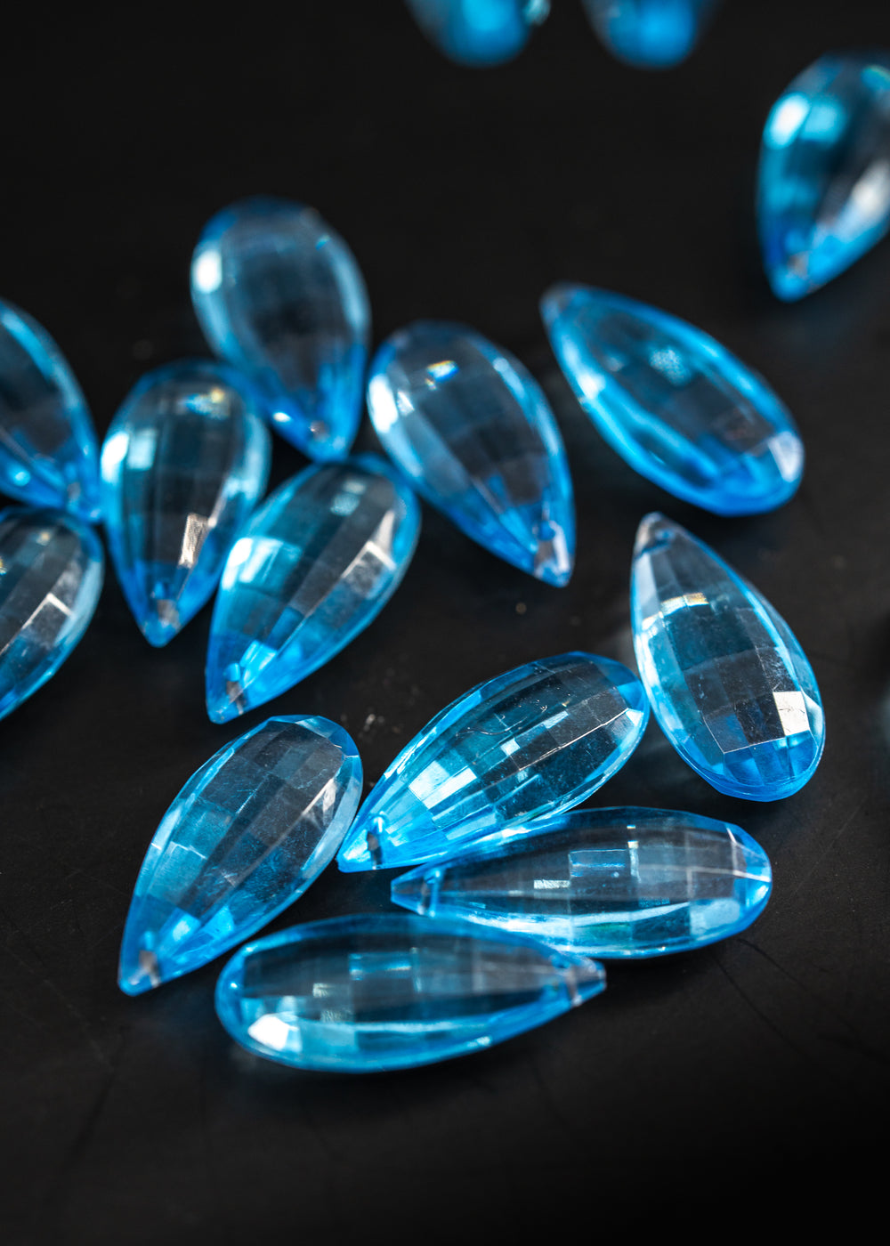Turquoise Blue: Vintage 1980s German Resin Teardrop Beads, Perspex, Lucite Beads, 29mm, Sold by each, Teardrop Beads for Jewelry Making, Earrings, Charms for Necklaces, Vintage Beads