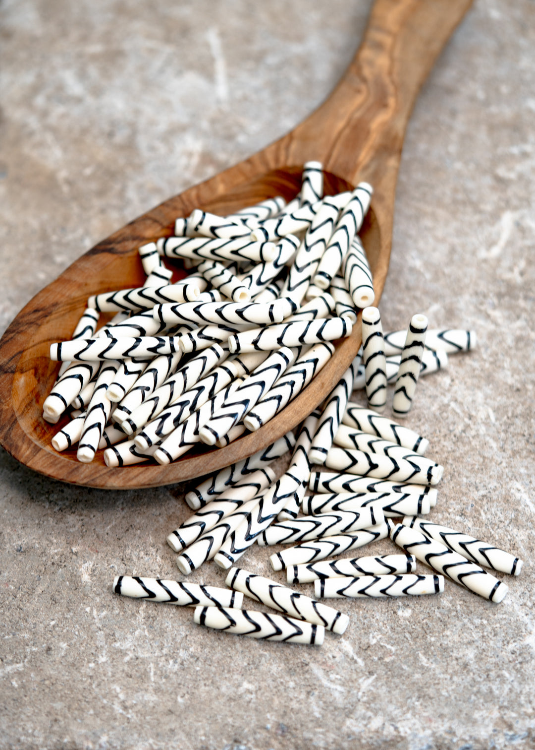 White and Black: Chevron Long Tube Bone Beads, 6x36mm, 5 Large Hole Bone Tubes / Beads for Malas, Beads for Macrame, Hairpipe Beads, DIY Jewelry