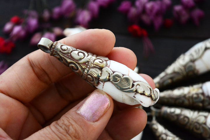 Drops in a Shell, 17x60mm, White Brass Seashell Nepali Pendant, One Pendant / Tibetan Jewelry, Yoga Jewelry, Nepal, Malas, Jewelry Supplies