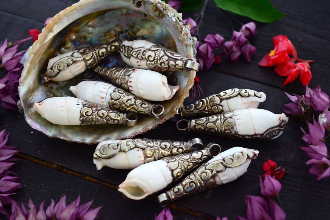 Drops in a Shell, 17x60mm, White Brass Seashell Nepali Pendant, One Pendant / Tibetan Jewelry, Yoga Jewelry, Nepal, Malas, Jewelry Supplies