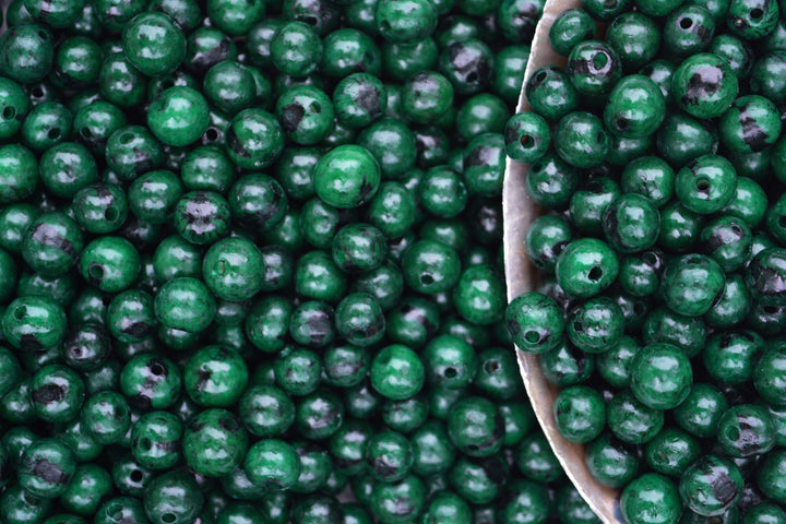 Deep Emerald Green Acai Beads – Natural Amazon Seed Beads, 6–10mm (100 Beads)