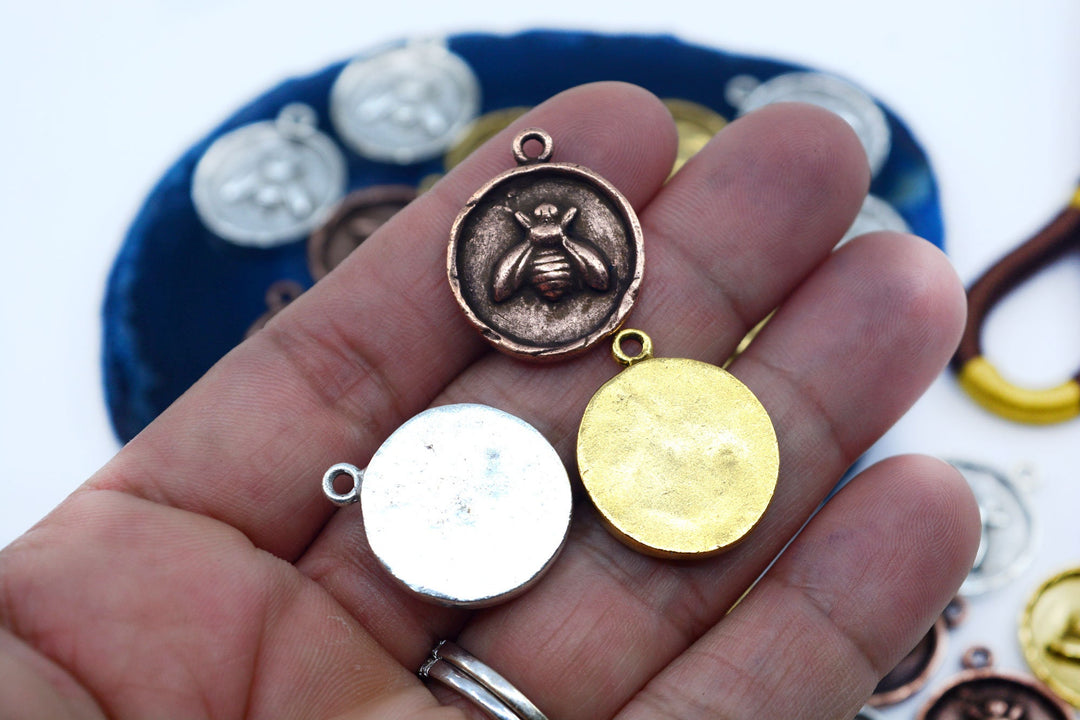 Round Bee Charms, 20x25mm, Nature-Inspired Pendants, Bee Medallions (1 pc) for Jewelry Making Supplies, Lucky Charms, HoneyBee Pendant