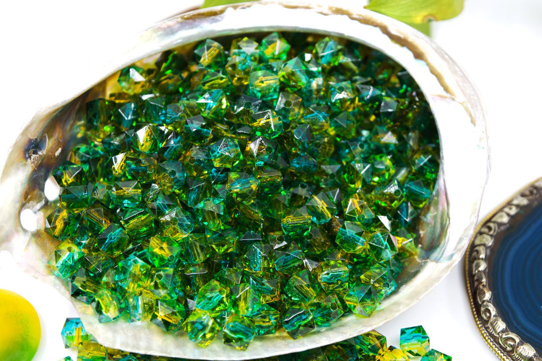 Two Tone Green &amp; Yellow, Polygon Acrylic Beads, 8mm, 30 beads / Plastic Beads, Two Toned Beads, Jewelry Making Supplies