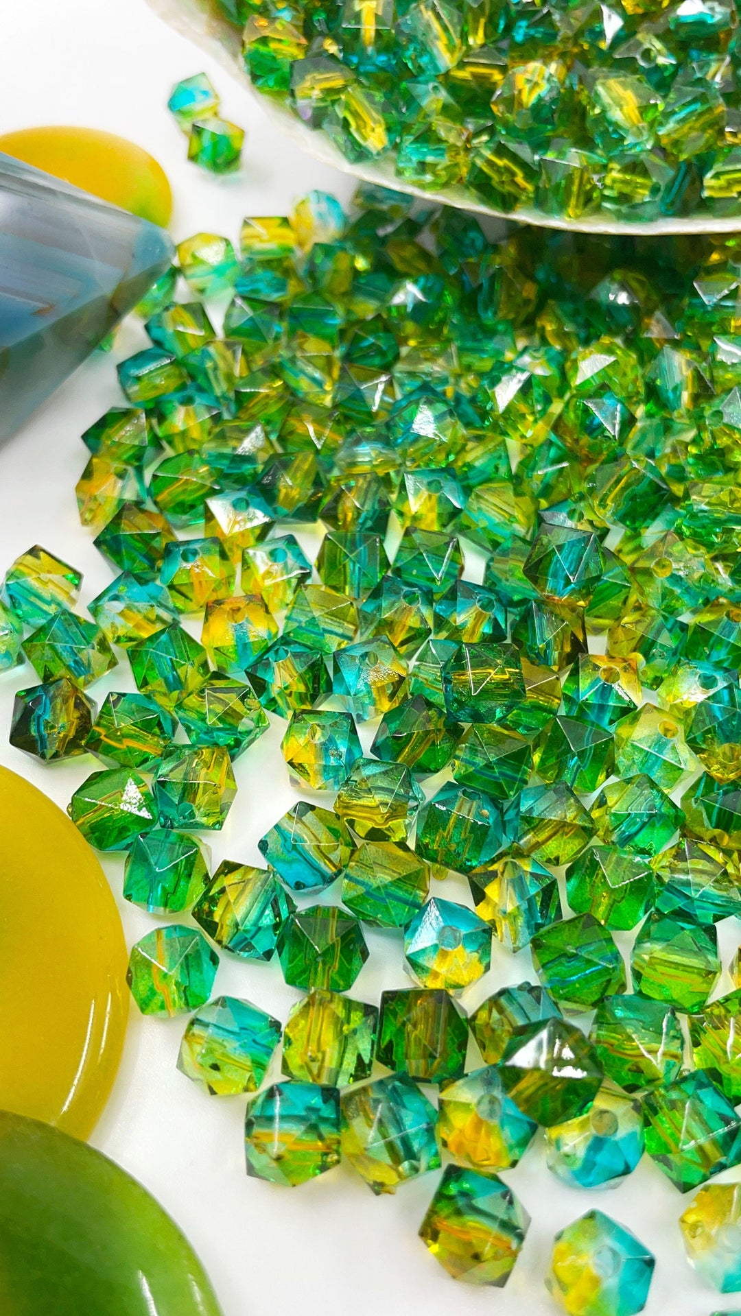 Two Tone Green &amp; Yellow, Polygon Acrylic Beads, 8mm, 30 beads / Plastic Beads, Two Toned Beads, Jewelry Making Supplies