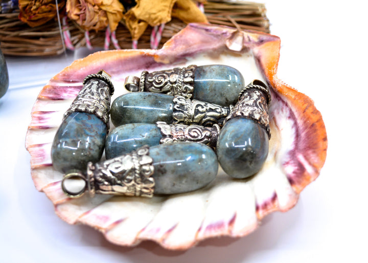 Labradorite Pendant: 1 pendant x Labradorite Teardrop Pendants from Nepal, 22x55mm / DIY Jewelry Making Supplies