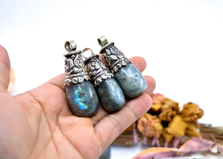 Labradorite Pendant: 1 pendant x Labradorite Teardrop Pendants from Nepal, 22x55mm / DIY Jewelry Making Supplies