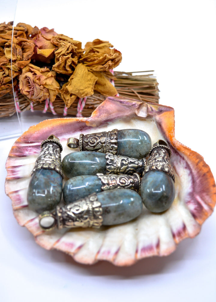 Labradorite Pendant: 1 pendant x Labradorite Teardrop Pendants from Nepal, 22x55mm / DIY Jewelry Making Supplies