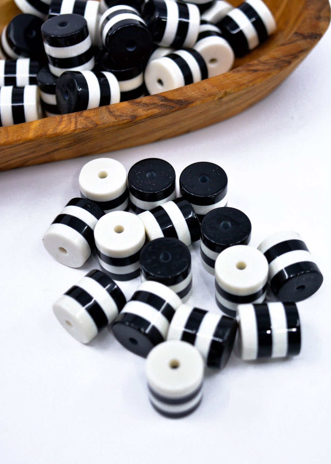 Color Block: 14x15mm Black and White Acrylic Tube Beads, 5 beads / Lucite Barrel Beads, Resin beads, DIY Beads, Jewelry Supplies