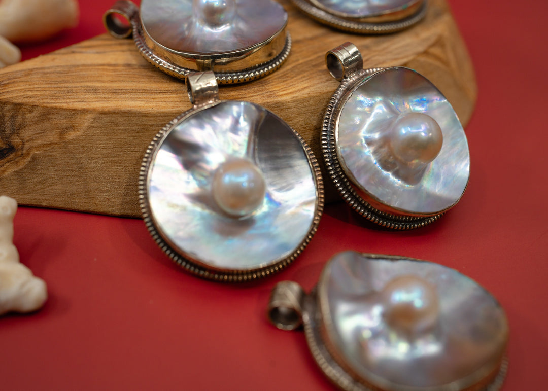 A Pearl in a Shell: Pearl and Shell Pendant, 40mm from Nepal / Ammulet, Handmade Shell Pendant, Luck Charm, Pearl Necklace, Jewelry, Gifts