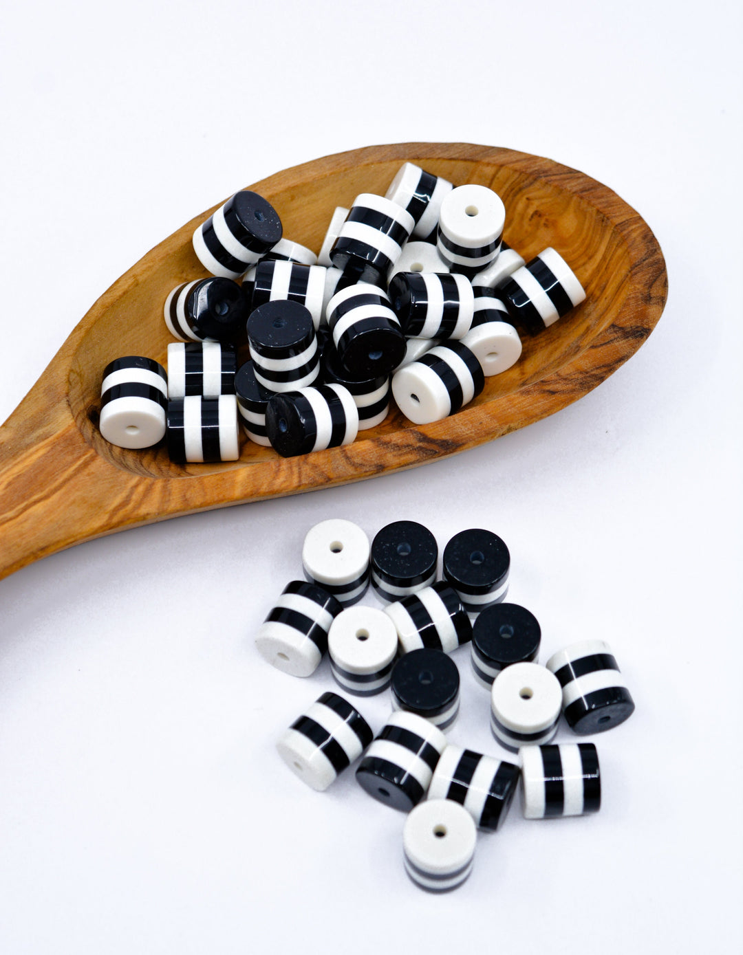 Color Block: 14x15mm Black and White Acrylic Tube Beads, 5 beads / Lucite Barrel Beads, Resin beads, DIY Beads, Jewelry Supplies