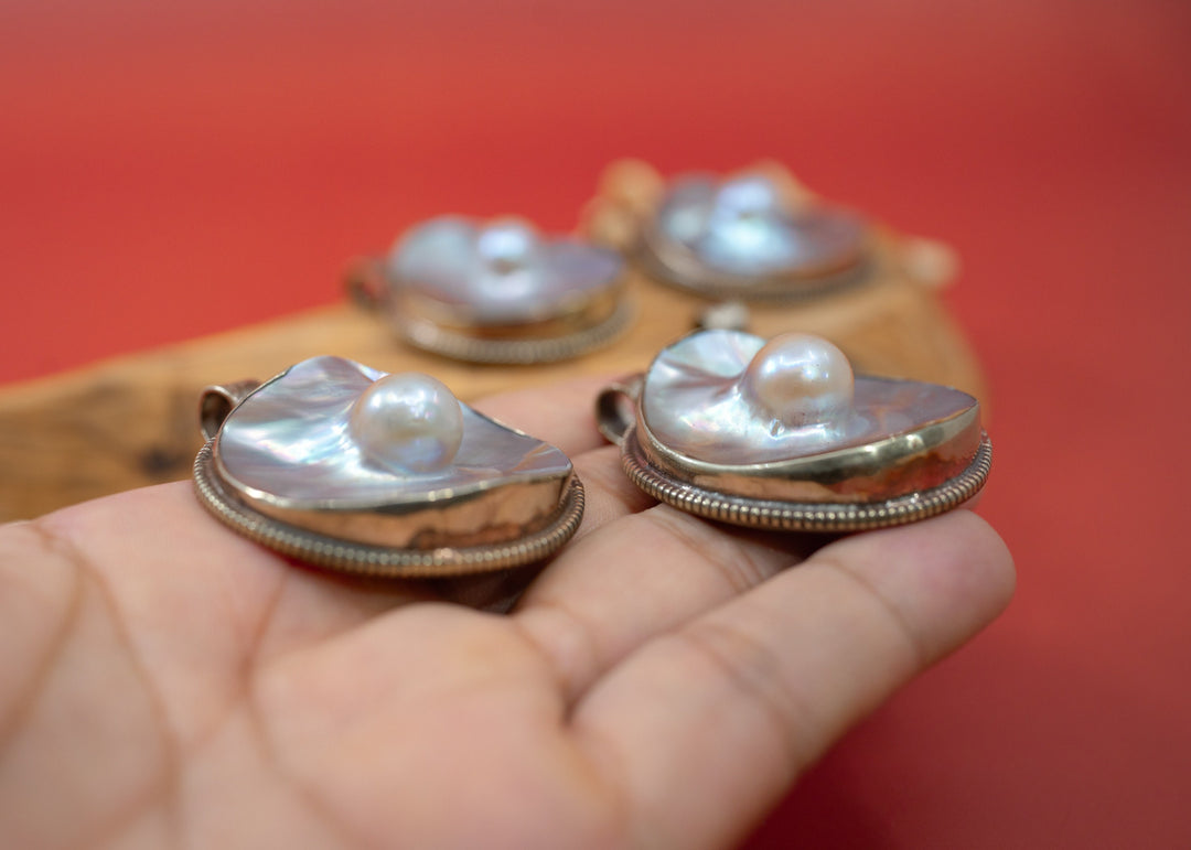 A Pearl in a Shell: Pearl and Shell Pendant, 40mm from Nepal / Ammulet, Handmade Shell Pendant, Luck Charm, Pearl Necklace, Jewelry, Gifts