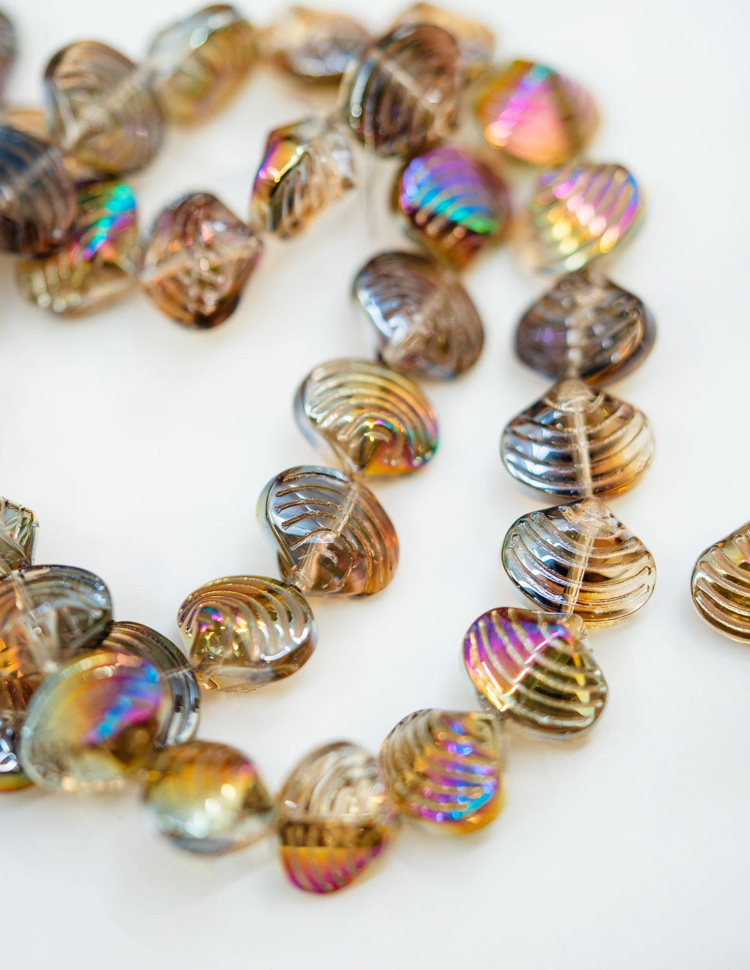 Aurora Borealis Electroplated Glass Clam Shell Beads, 10 beads, Electroplated Seashell Beads for Jewelry Making, Sea Shell, Nautilus Beads