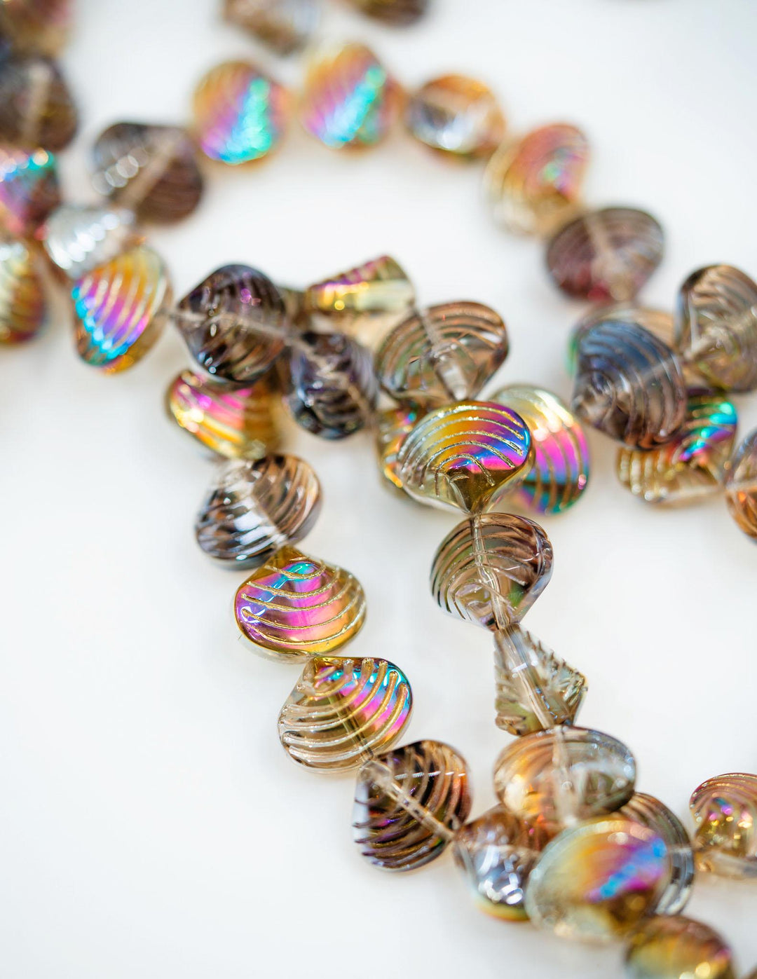 Aurora Borealis Electroplated Glass Clam Shell Beads, 10 beads, Electroplated Seashell Beads for Jewelry Making, Sea Shell, Nautilus Beads