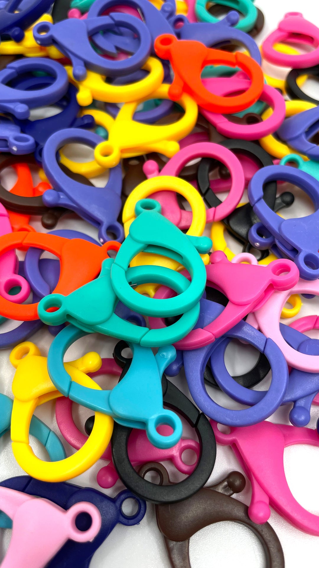 Jumbo Plastic Lobster Claw Clasp