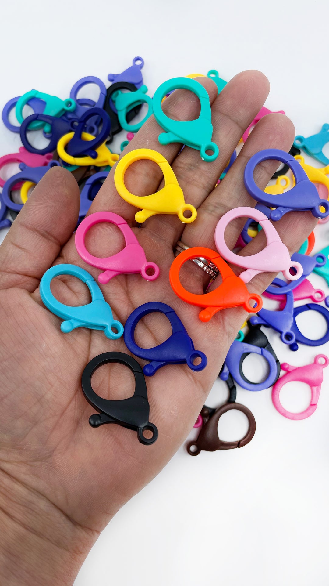 Jumbo Plastic Lobster Claw Clasp
