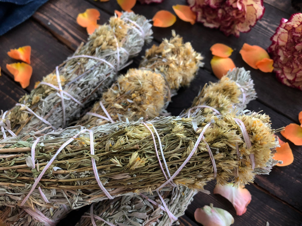 Organic Colorado Blue Sage Bundle with Wildflowers, 8-9" large bundles, 1 stick / Shasta Sage, Natural Incense, Smudging / Altar Tools, Space Clearing, Dried Herbs, Yoga, Housewarming Gift