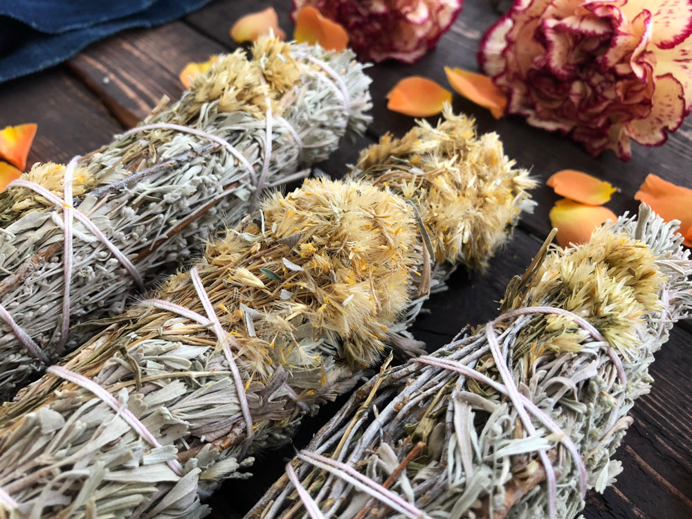 Organic Colorado Blue Sage Bundle with Wildflowers, 8-9" large bundles, 1 stick / Shasta Sage, Natural Incense, Smudging / Altar Tools, Space Clearing, Dried Herbs, Yoga, Housewarming Gift