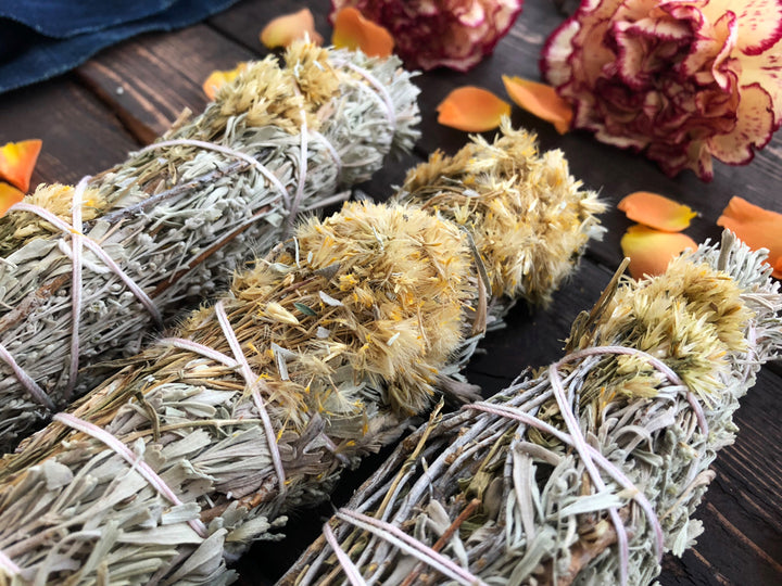 Organic Colorado Blue Sage Bundle with Wildflowers, 8-9" large bundles, 1 stick / Shasta Sage, Natural Incense, Smudging / Altar Tools, Space Clearing, Dried Herbs, Yoga, Housewarming Gift