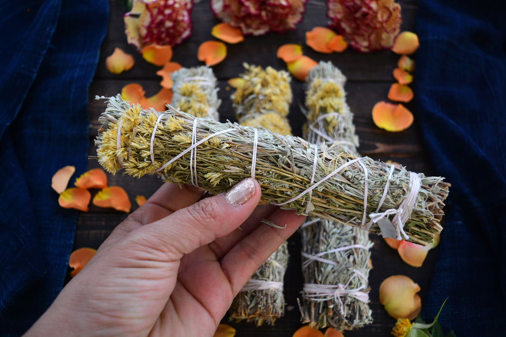 Organic Colorado Blue Sage Bundle with Wildflowers, 8-9" large bundles, 1 stick / Shasta Sage, Natural Incense, Smudging / Altar Tools, Space Clearing, Dried Herbs, Yoga, Housewarming Gift
