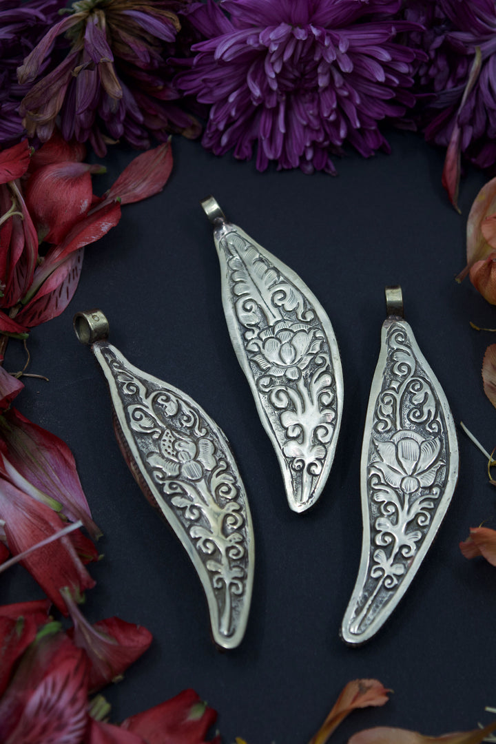 Feathers: Natural Large Carved Bone Feather Pendant, White Brass Bezel, 4", 1 piece / Nepali Jewelry, Zen, Yoga Inspired, Tribal Jewelry