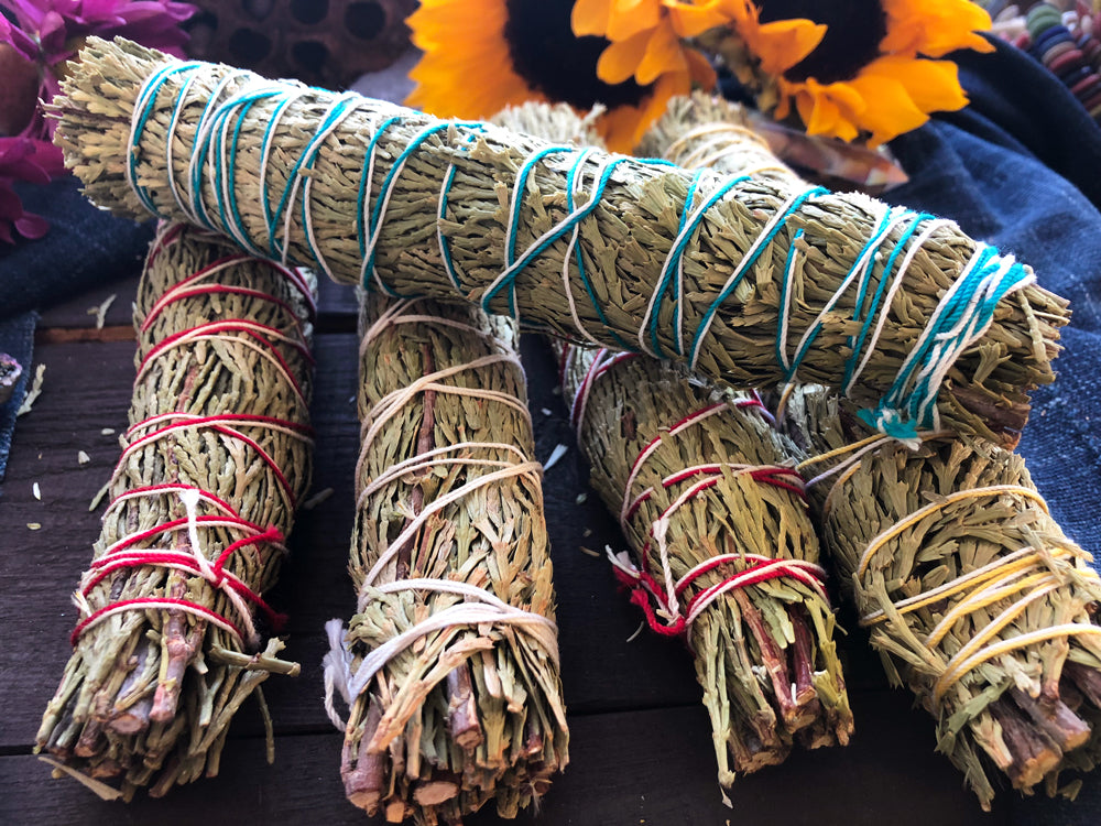 Organic Natural Cedar Bundle, 7-8" large bundles, 1 stick / Protection, Smudge, Natural Incense, Smudging, Altar Tools, Space Clearing, Yoga, Dried Herbs, Housewarming Gift