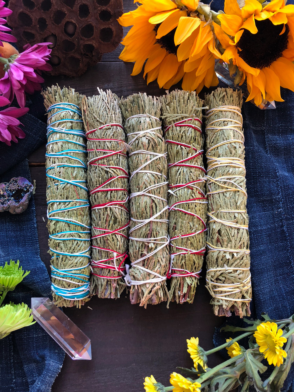 Organic Natural Cedar Bundle, 7-8" large bundles, 1 stick / Protection, Smudge, Natural Incense, Smudging, Altar Tools, Space Clearing, Yoga, Dried Herbs, Housewarming Gift
