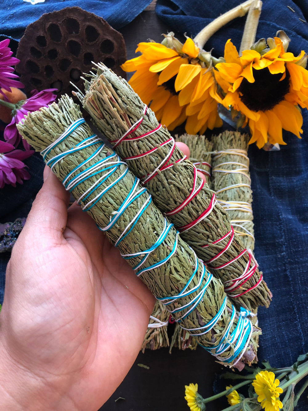 Organic Natural Cedar Bundle, 7-8" large bundles, 1 stick / Protection, Smudge, Natural Incense, Smudging, Altar Tools, Space Clearing, Yoga, Dried Herbs, Housewarming Gift