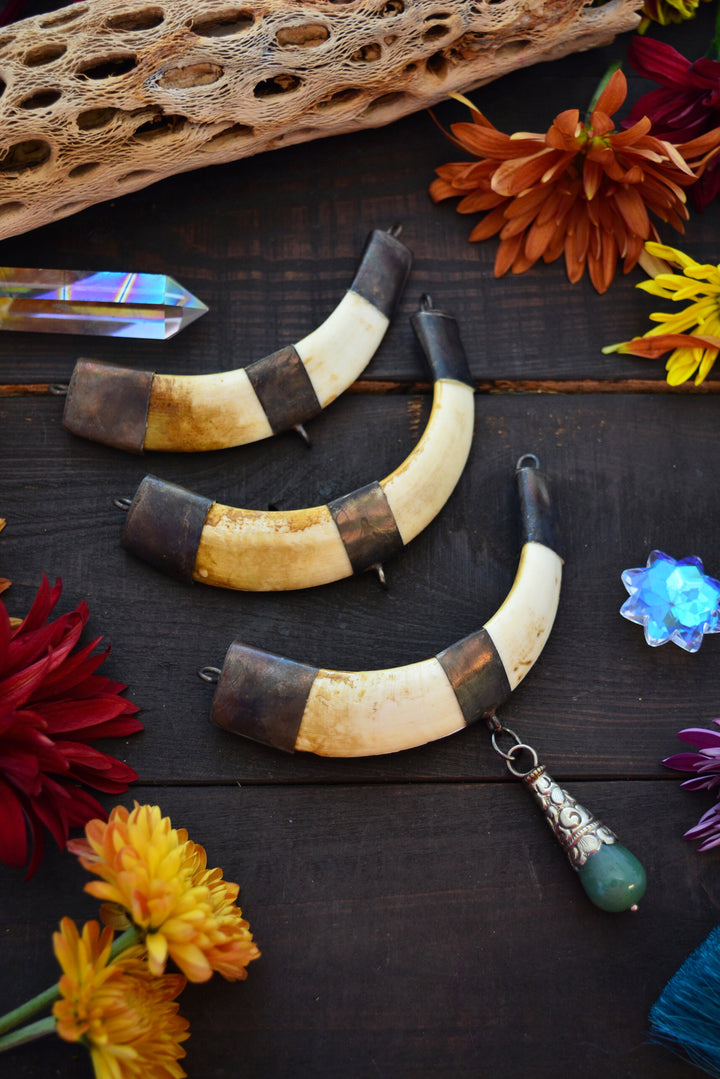 Boar Tusk Curved Pendant with Center Charm Connector, 4" x 1 pc / Jewelry Making Supplies