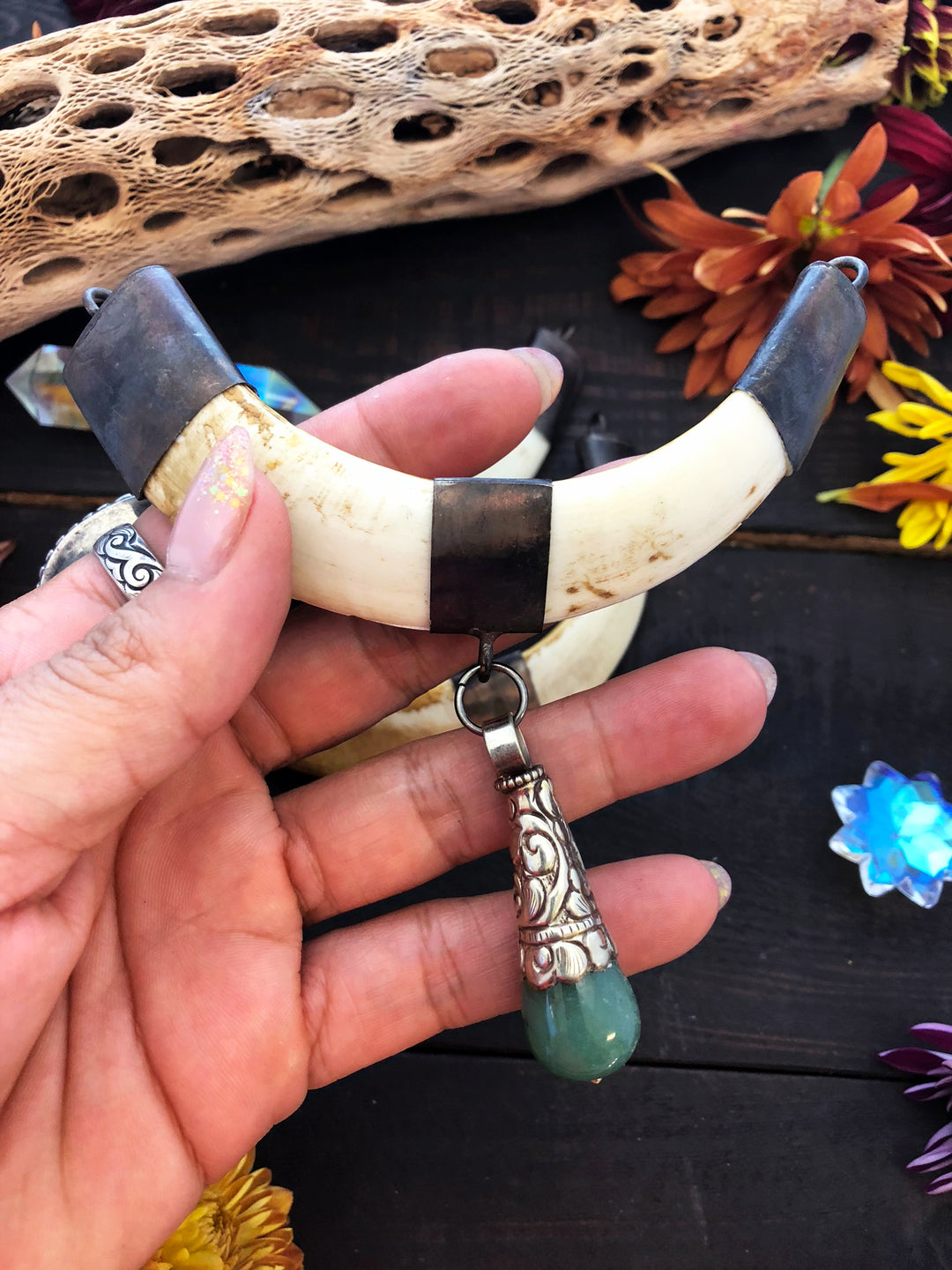 Boar Tusk Curved Pendant with Center Charm Connector, 4" x 1 pc / Jewelry Making Supplies