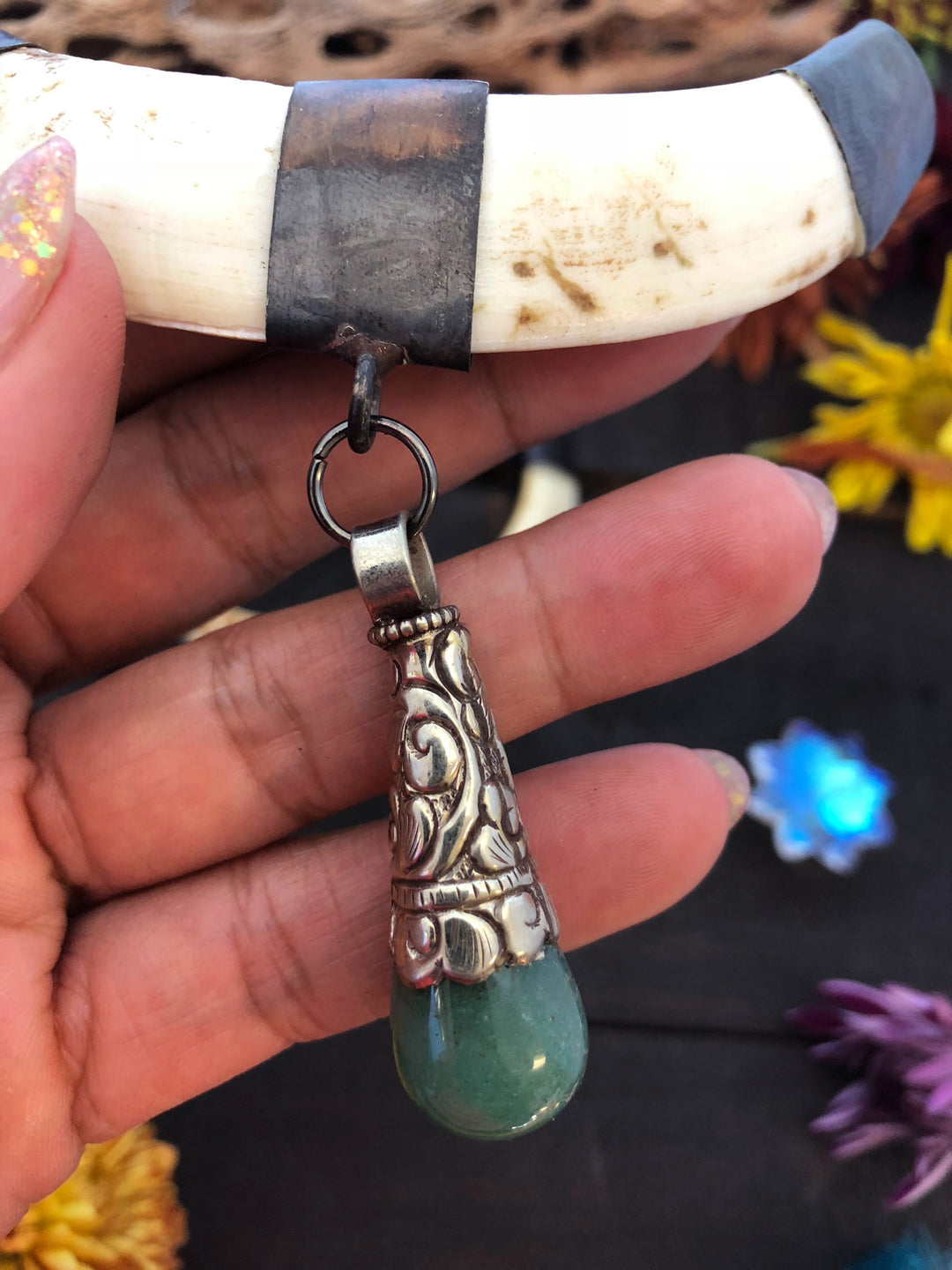 Boar Tusk Curved Pendant with Center Charm Connector, 4" x 1 pc / Jewelry Making Supplies