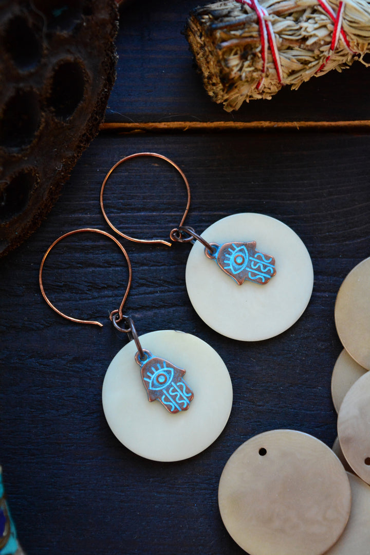 Light Khaki Tan: 30mm Tagua Coins, 2 Tagua Slices