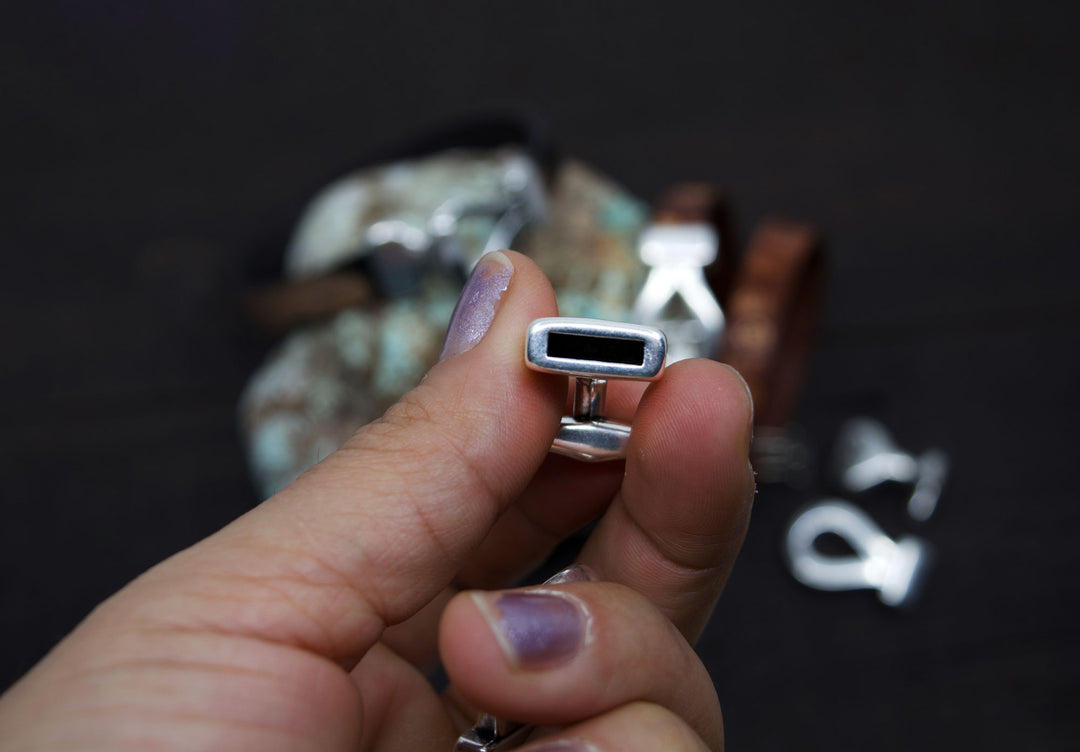 Silver Hook &amp; Loop 10mm Leather Clasp