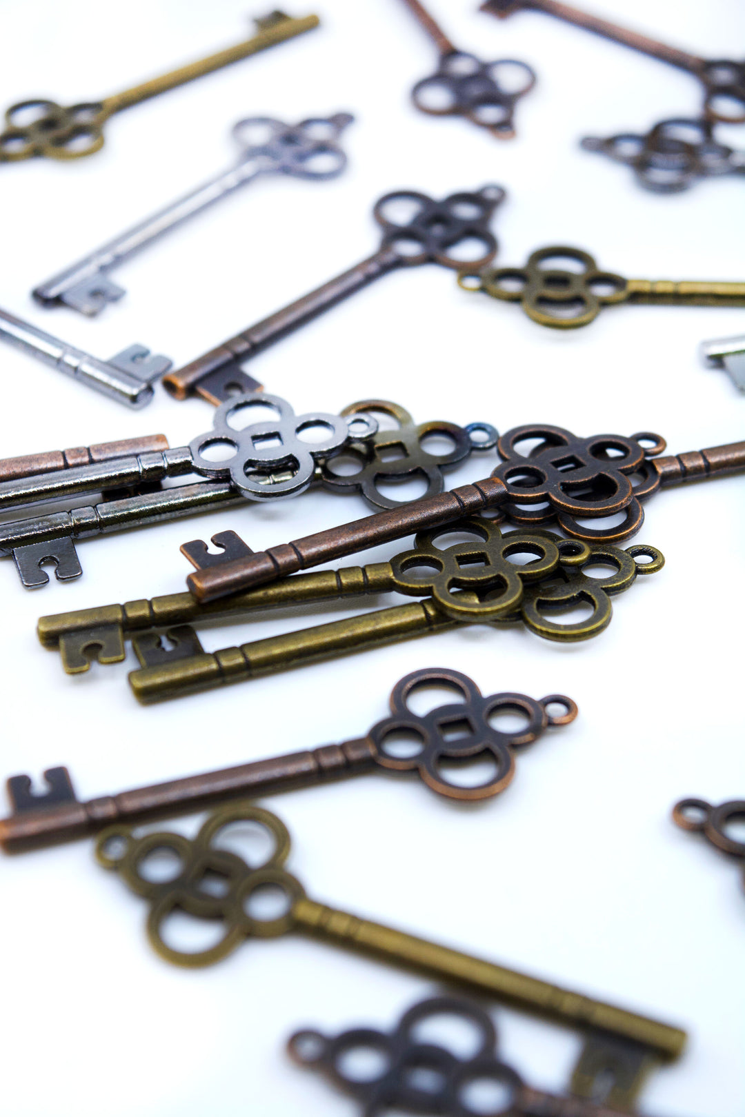 Keys: Antique Brass, Copper, and Gunmetal (black) Key Pendants, 10 pcs / Key Charms, Steampunk Keys, Jewelry Making Supplies