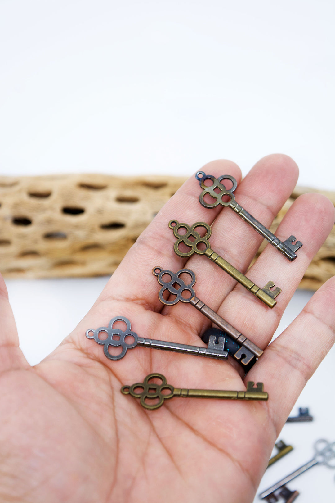 Keys: Antique Brass, Copper, and Gunmetal (black) Key Pendants, 10 pcs / Key Charms, Steampunk Keys, Jewelry Making Supplies
