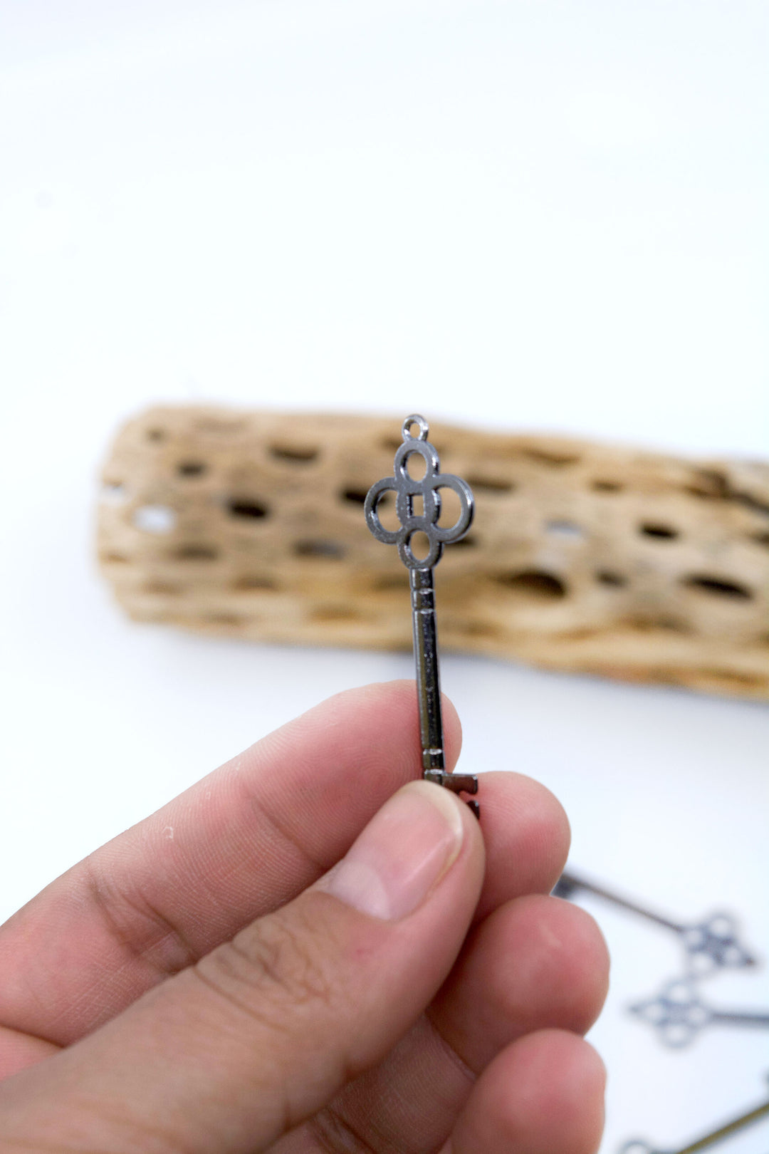 Keys: Antique Brass, Copper, and Gunmetal (black) Key Pendants, 10 pcs / Key Charms, Steampunk Keys, Jewelry Making Supplies